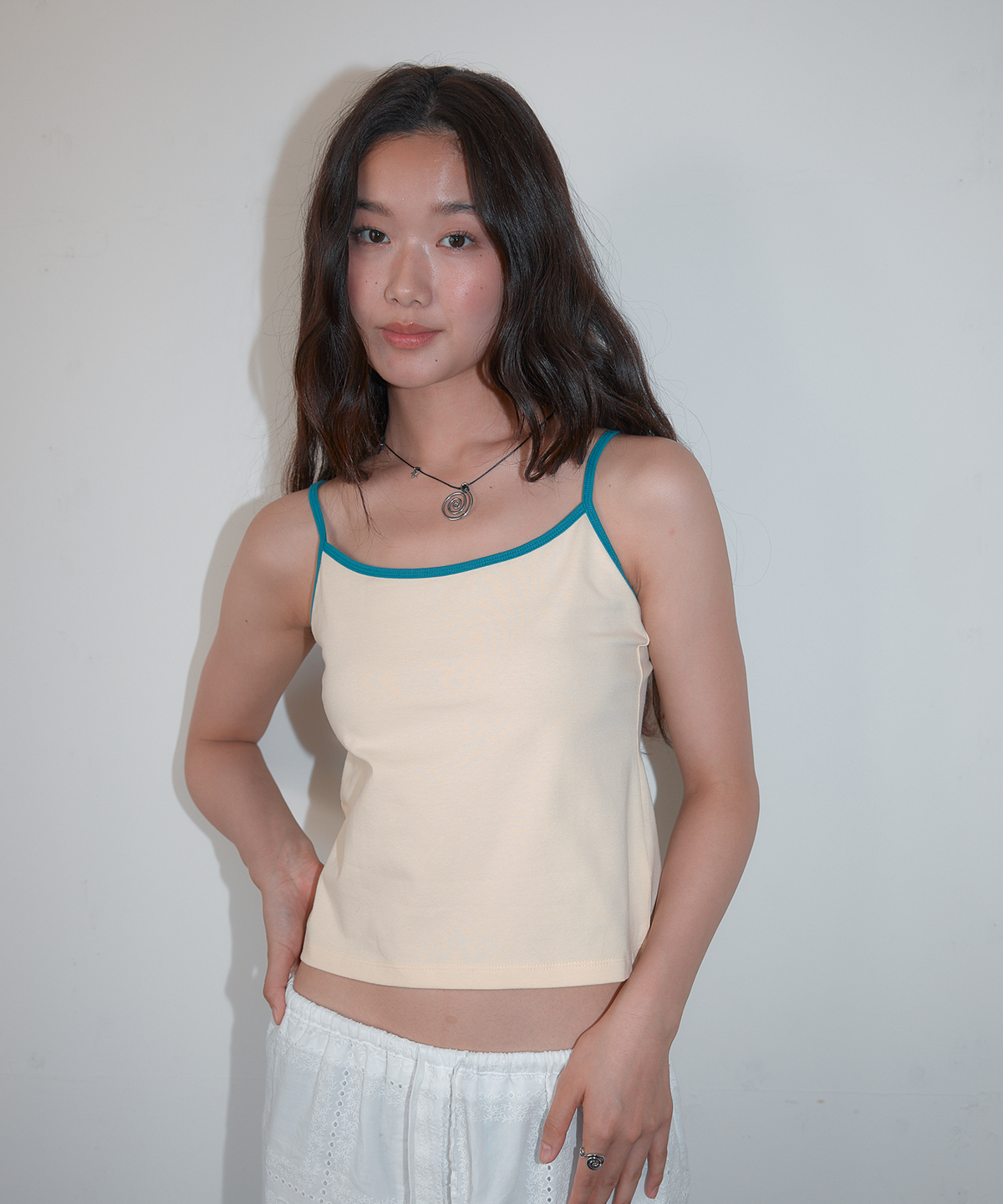 홈바디띵즈(HOMEBODY THINGS) Contrast Strap Sleeveless (LIGHT YELLOW)