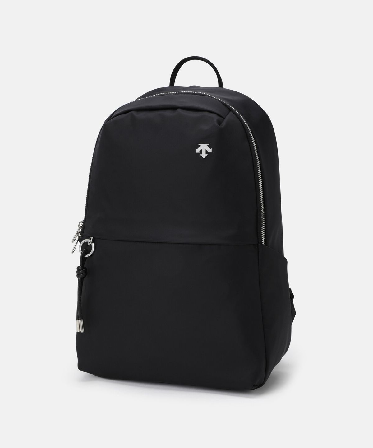데상트(DESCENTE) 여성 에나멜 백팩 (12L) 블랙 SR322UBP70