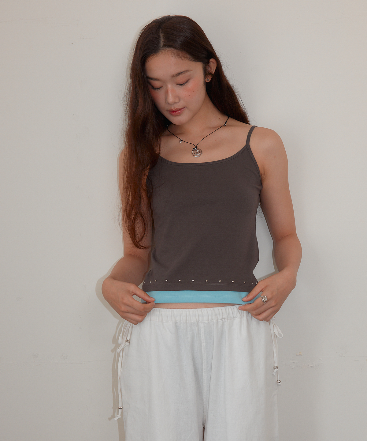 홈바디띵즈(HOMEBODY THINGS) Layered Studded Sleeveless (BROWN - BLUE)