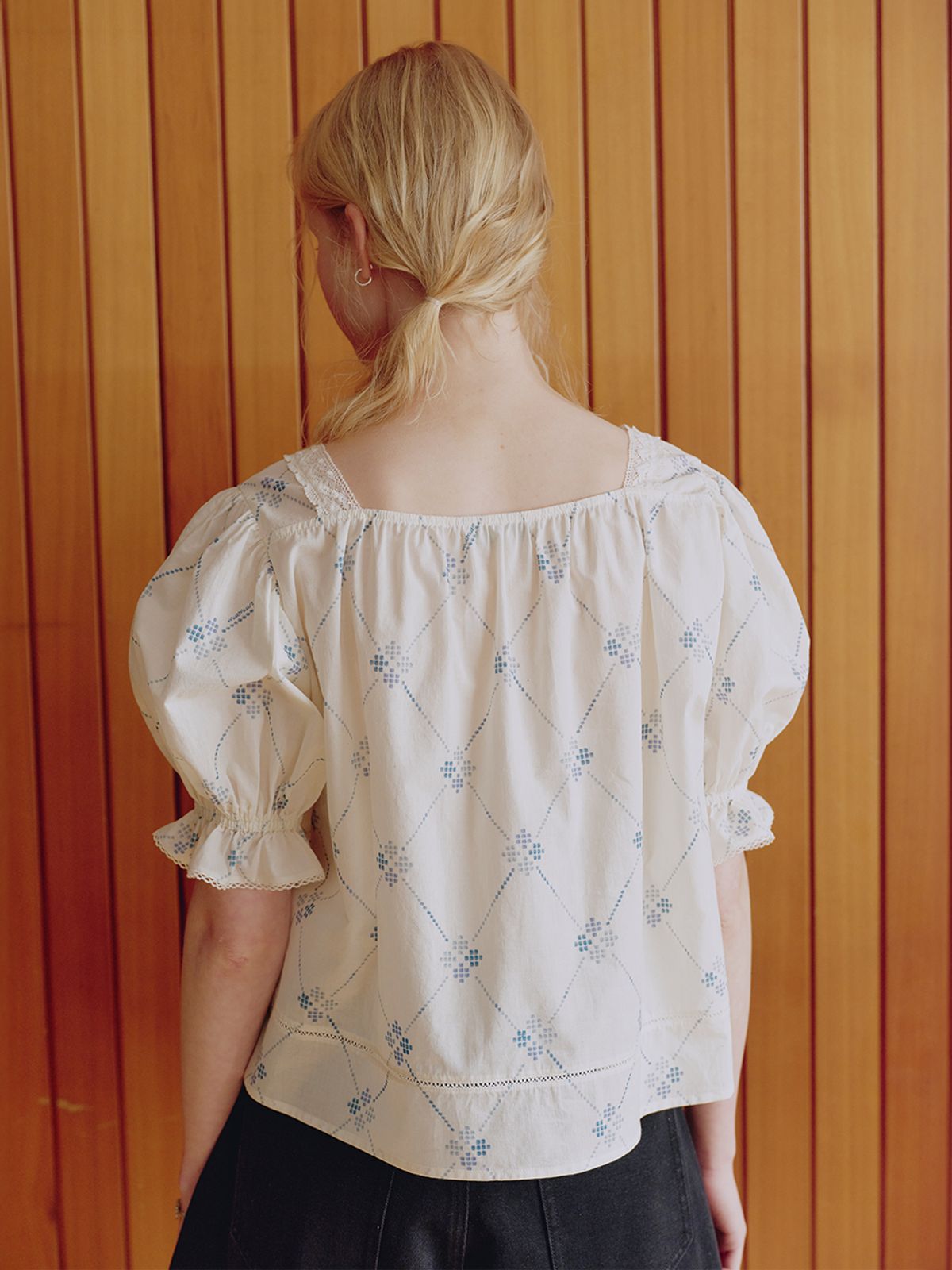 뮈뮈에르(MUEMUER) Diamond Crop Blouse MU2635BL316M