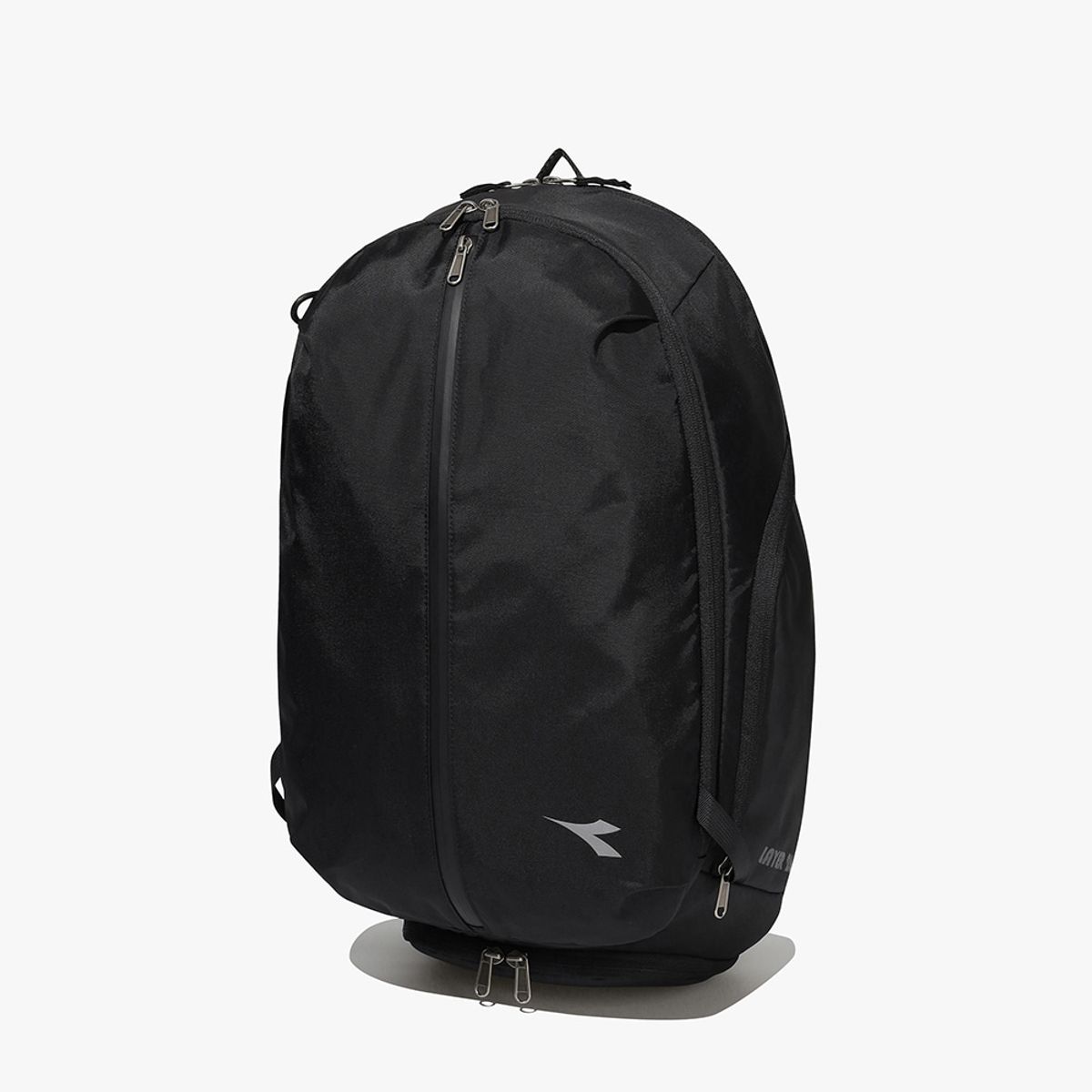 디아도라(diadora) 레이어 26 백팩 BLACK