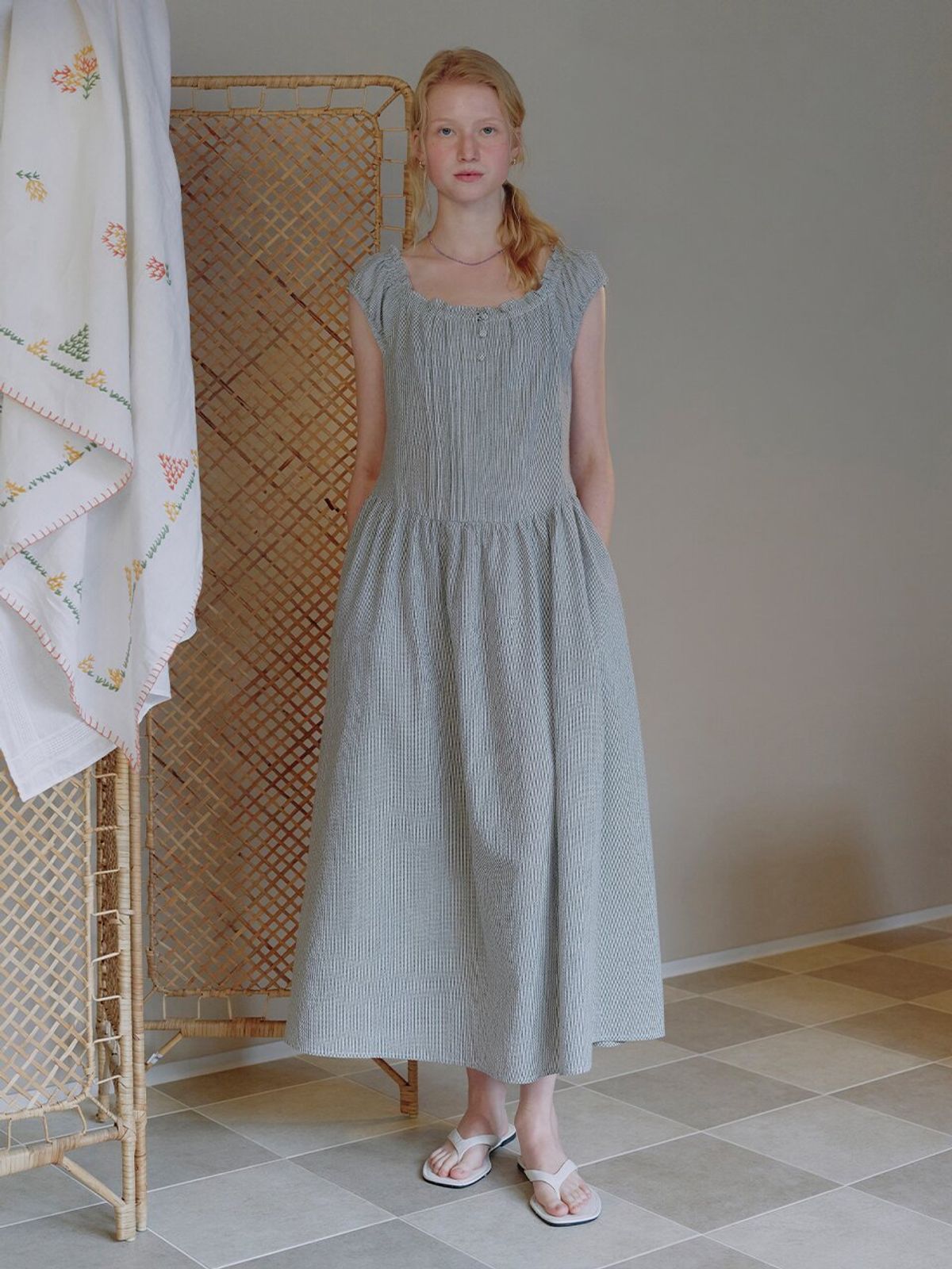 뮈뮈에르(MUEMUER) Two-way Shoulder Stripe Dress MU2635OP311M