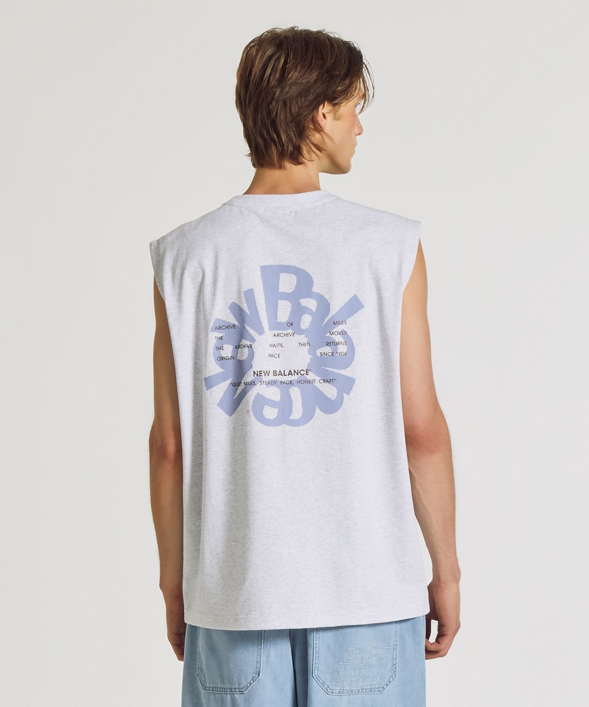 뉴발란스(NEW BALANCE) NBNGG3A023 / UNI Archive Pace Circle 그래픽 나시티 (L/GRAY)
