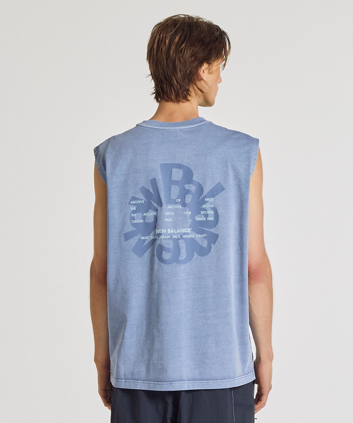 뉴발란스(NEW BALANCE) NBNGG3A023 / UNI Archive Pace Circle 그래픽 나시티 (G/BLUE)