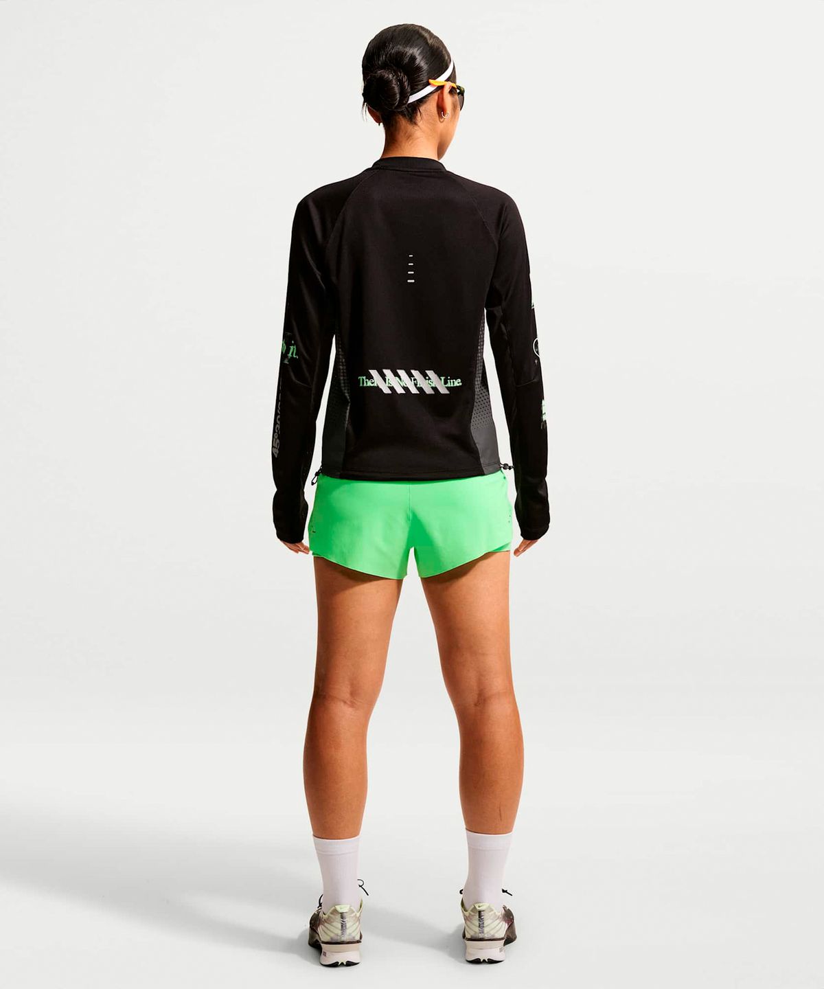 나이키(NIKE) 스위프트 드라이 핏 미드라이즈 투인원 러닝 쇼츠 W - 일루전 그린:큐컴버 캄 / HJ5377-336