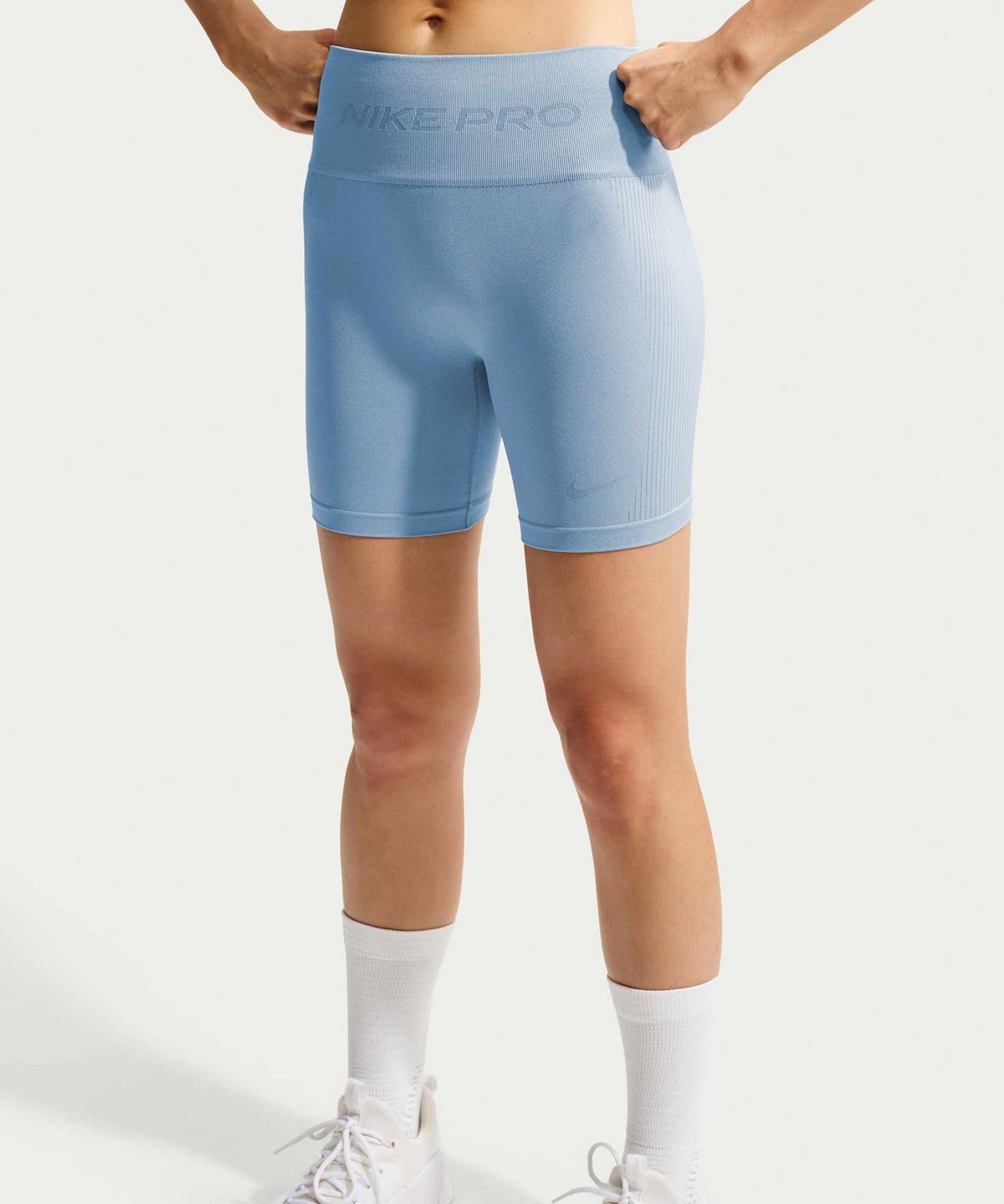 나이키(NIKE) 프로 심리스 드라이 핏 하이웨이스트 5인치 바이커 쇼츠 W - 워크 블루 / IF1211-486