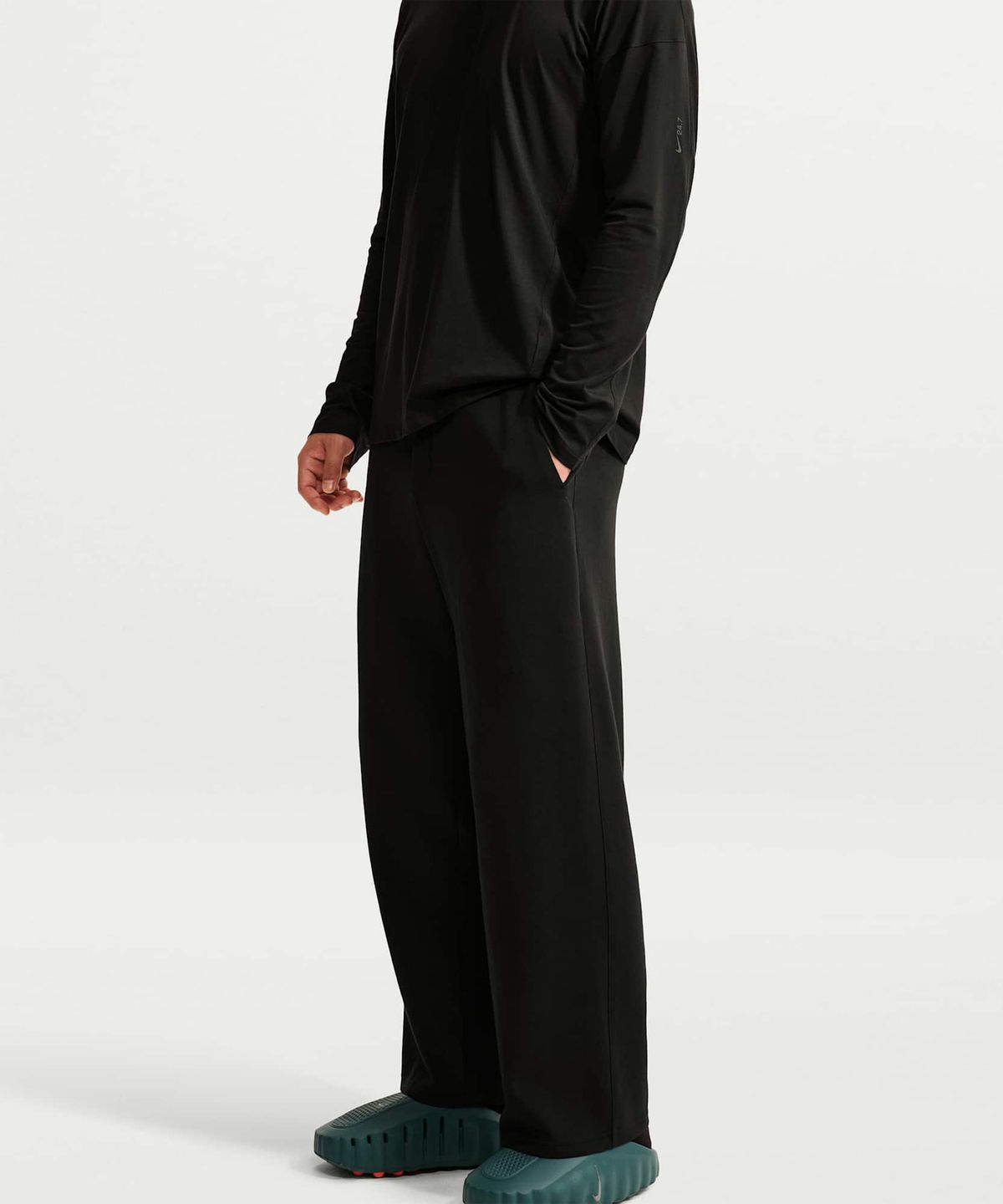 나이키(NIKE) 24.7 임파서블리소프트 드라이 핏 스트레이트 핏 팬츠 M - 블랙:다크 스모크 그레이 / IM3640-010