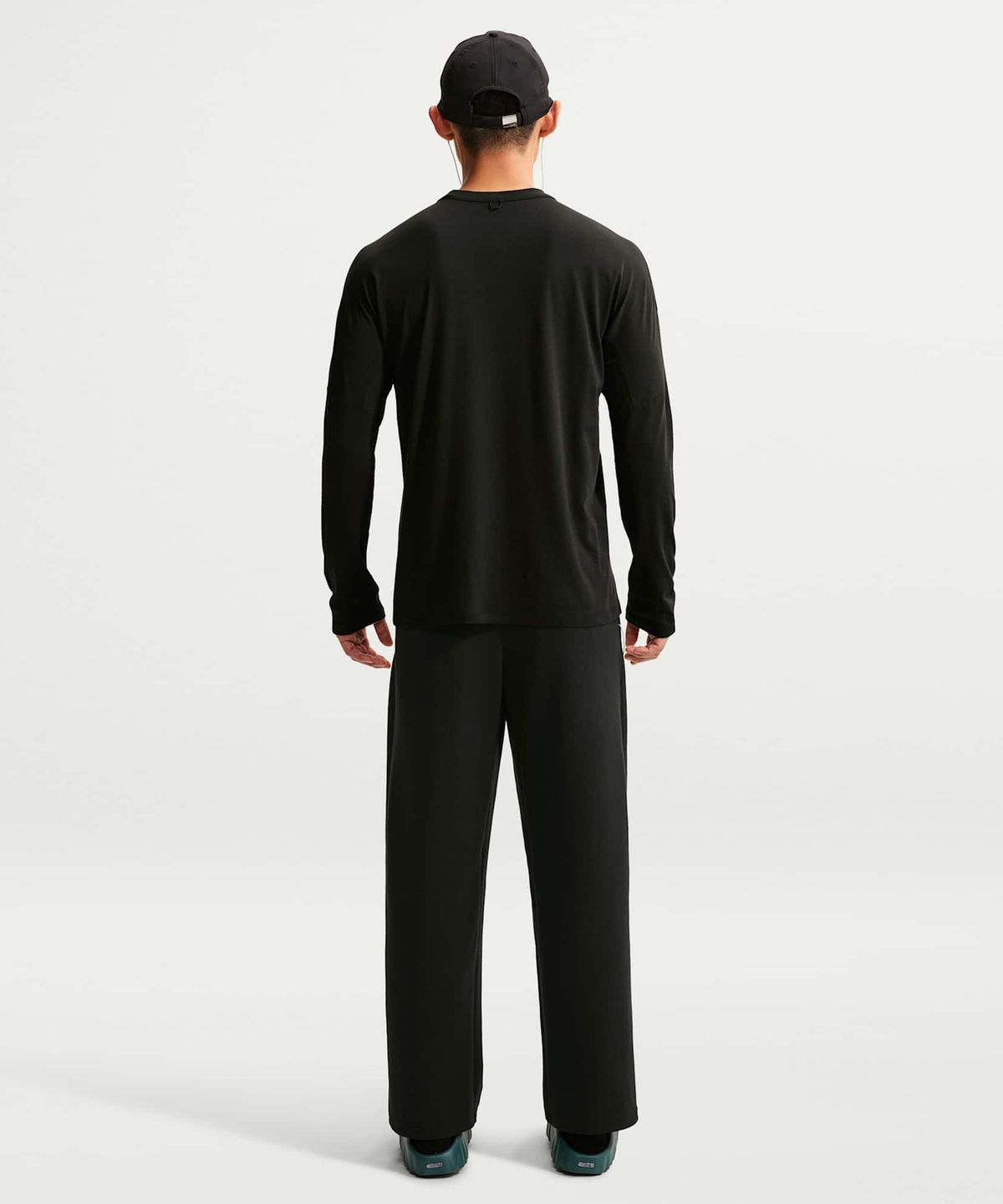 나이키(NIKE) 24.7 임파서블리소프트 드라이 핏 스트레이트 핏 팬츠 M - 블랙:다크 스모크 그레이 / IM3640-010