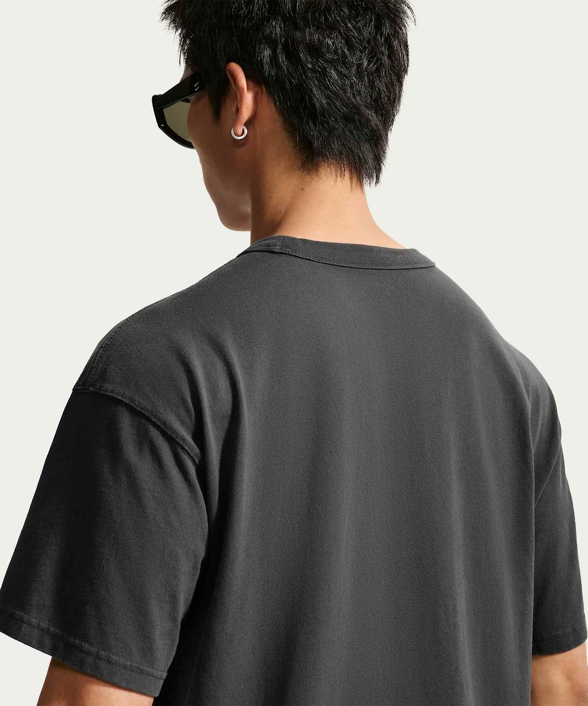 나이키(NIKE) 스포츠웨어 프리미엄 에센셜 티셔츠 M - 앤트러사이트 / IM3816-060