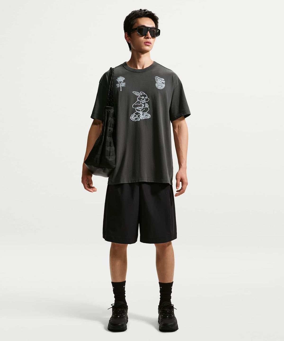 나이키(NIKE) 스포츠웨어 프리미엄 에센셜 티셔츠 M - 앤트러사이트 / IM3816-060