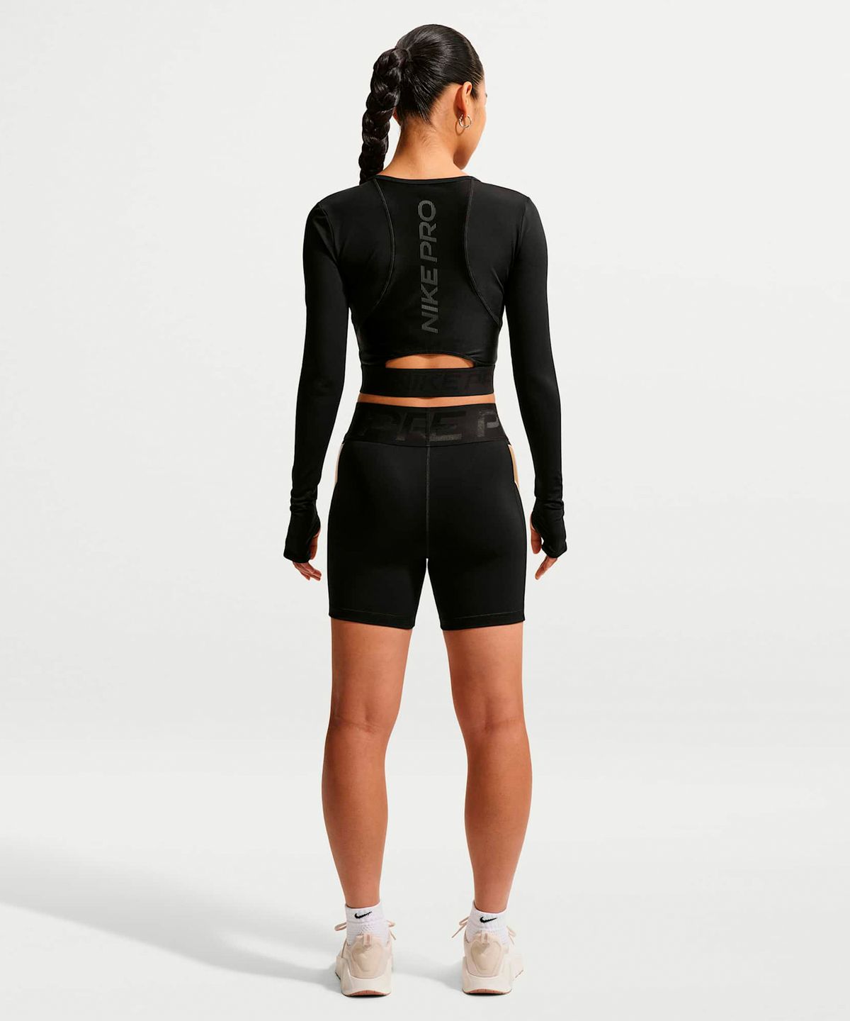 나이키(NIKE) 프로 스컬프트 드라이 핏 하이웨이스트 5인치 바이커 쇼츠 W - 블랙:리넨:블랙 / IM9962-011