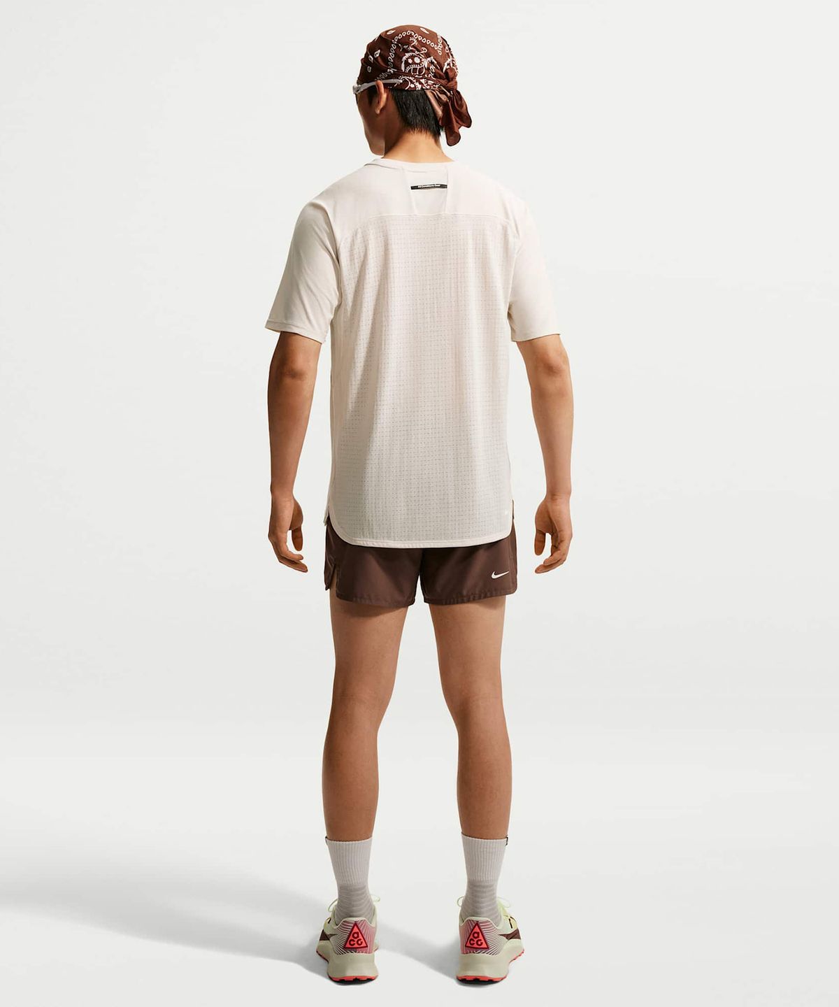 나이키(NIKE) ACG 솔라 체이스 드라이 핏 ADV 트레일 러닝 탑 M - 라이트 오어우드 브라운:서밋 화이트 / IO9678-104
