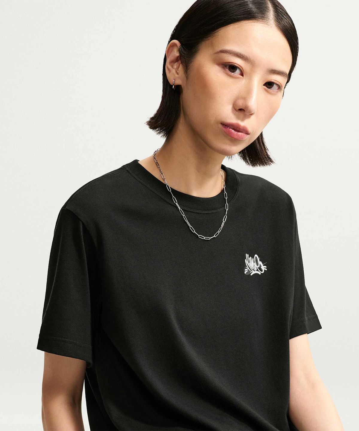 나이키(NIKE) 스포츠웨어 클래식 오버사이즈 티셔츠 W - 블랙 / IV5486-010