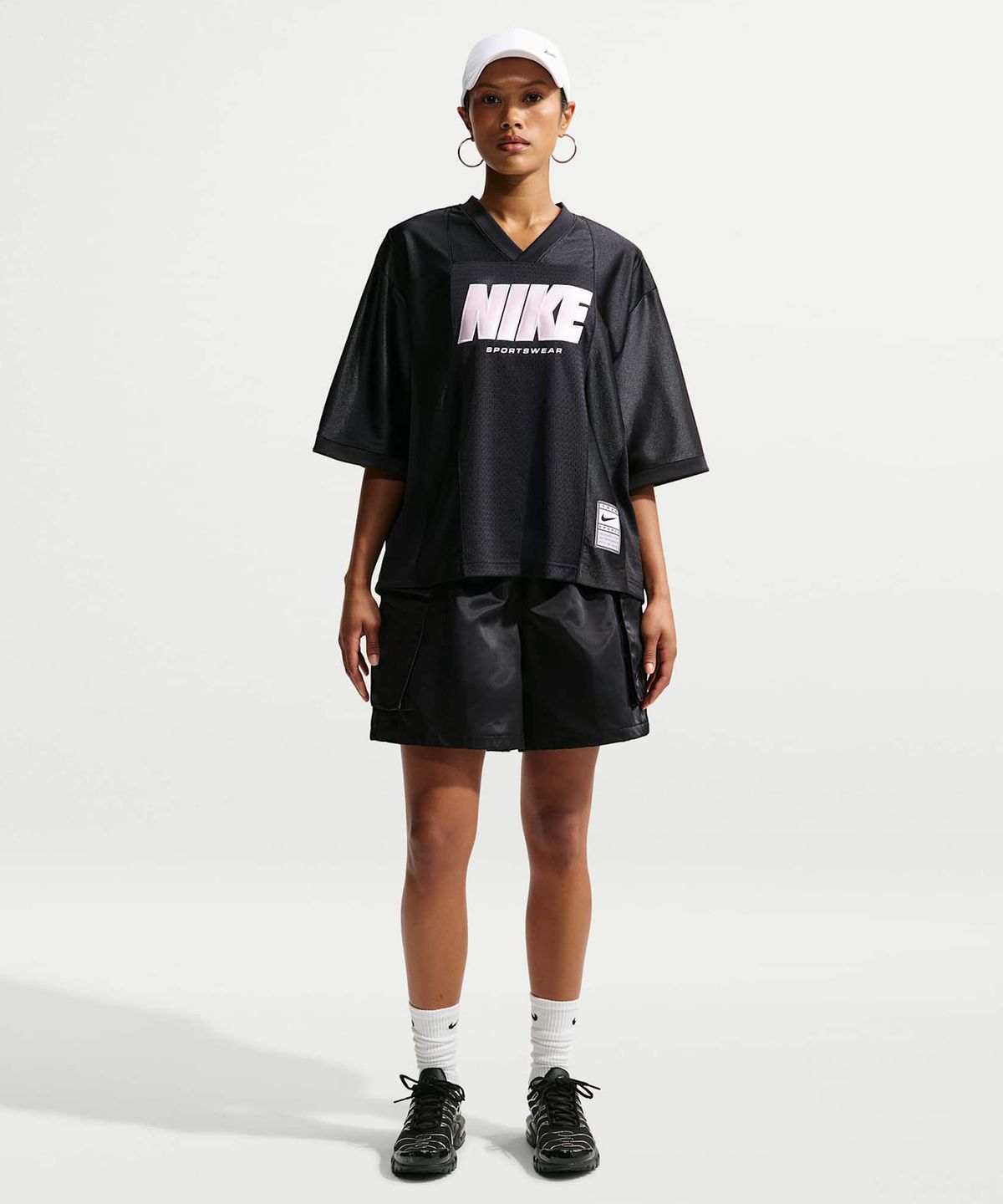 나이키(NIKE) 스포츠웨어 오버사이즈 반소매 그래픽 저지 W - 블랙 / IV5751-010