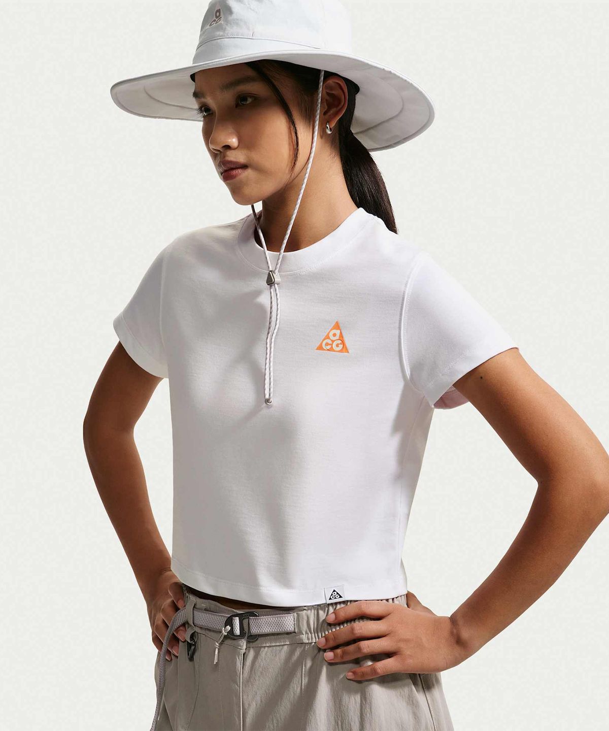 나이키(NIKE) ACG 드라이 핏 반소매 탑 W - 화이트 / IW1394-100
