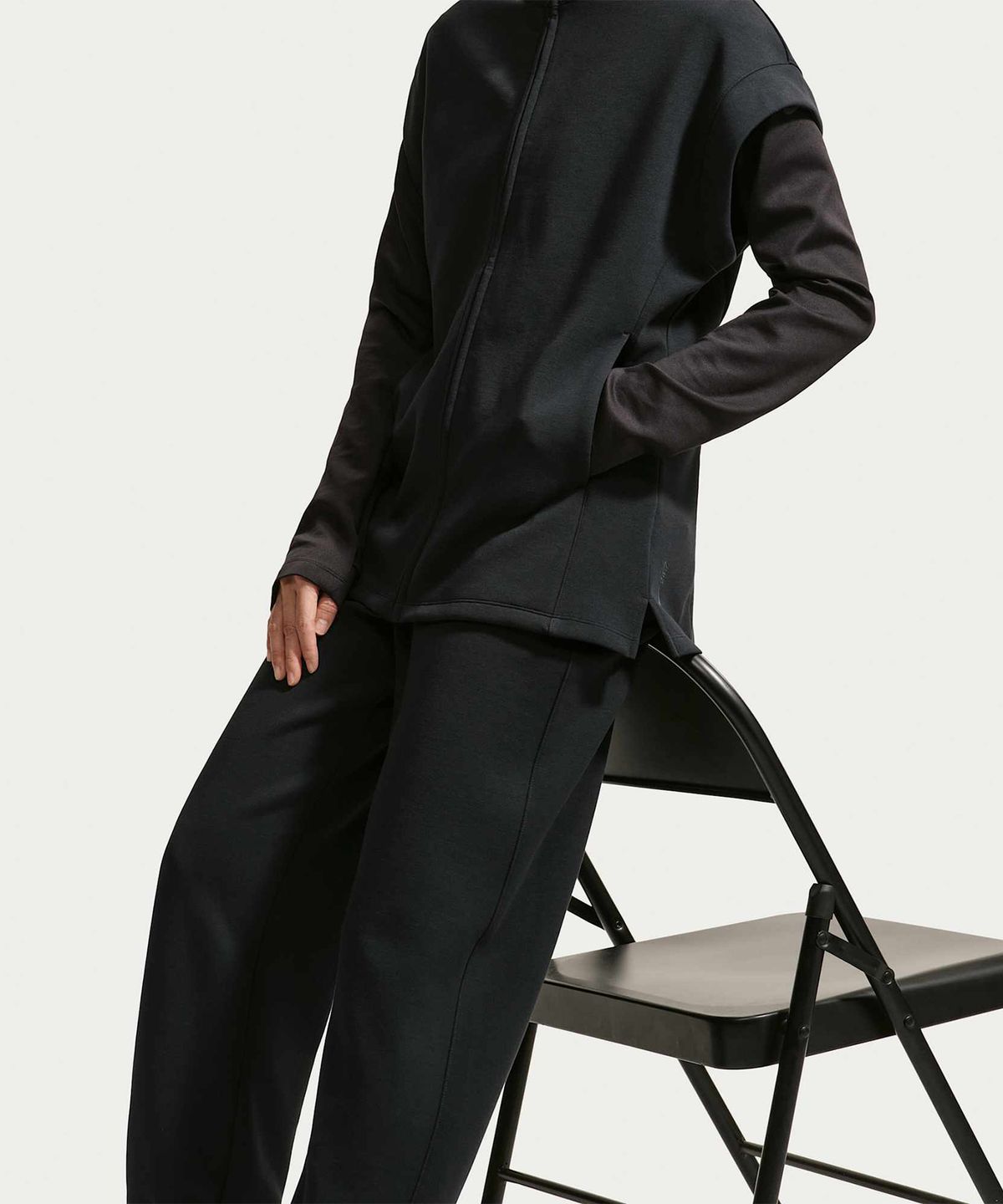 나이키(NIKE) 24.7 임파서블리소프트 드라이 핏 하이라이즈 조거 W - 블랙:다크 스모크 그레이 / IQ1034-010