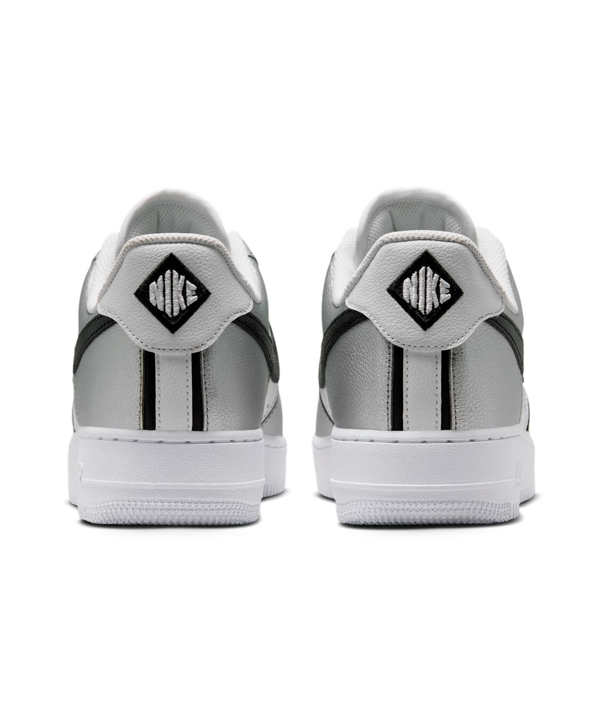 나이키(NIKE) 에어 포스 1 07 LV8 M - 메탈릭 실버:화이트:코코넛 밀크:블랙 / IM5752-001