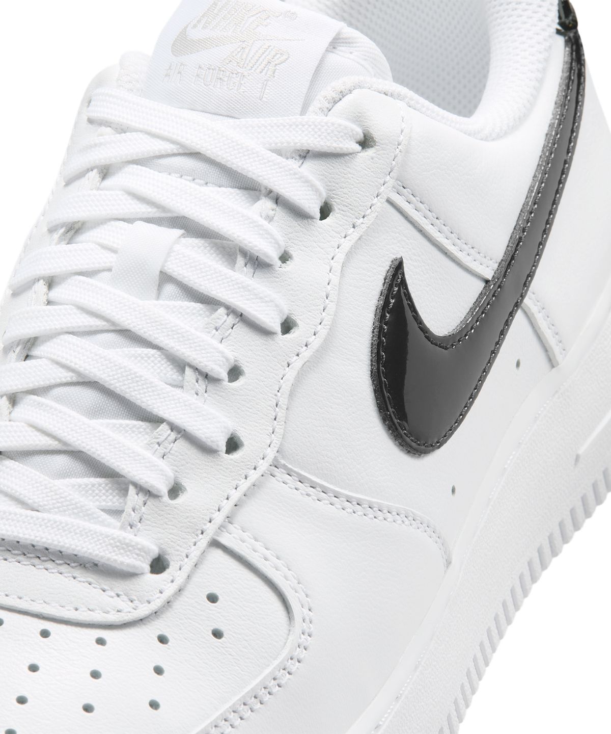 나이키(NIKE) 에어 포스 1 07 SE W - 화이트:메탈릭 실버:블랙 / IV5102-101