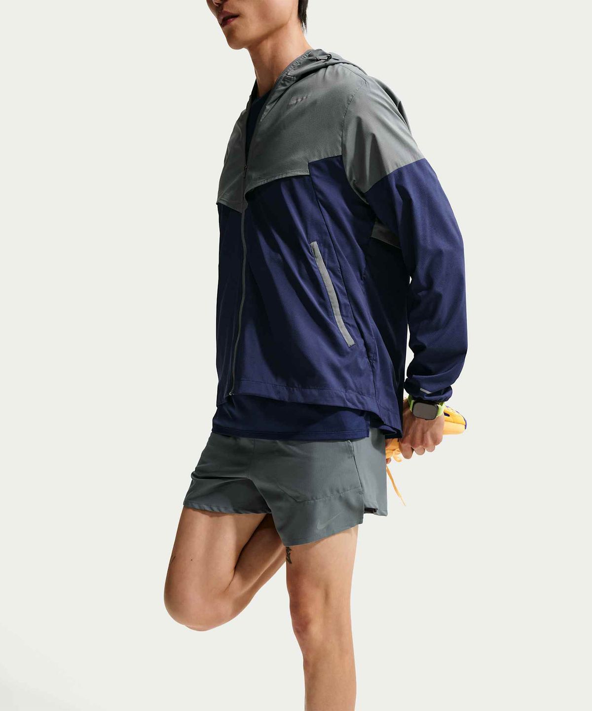 나이키(NIKE) 스트라이드 드라이 핏 5인치 브리프 라인드 러닝 쇼츠 M - 스모크 그레이 / IF2039-084
