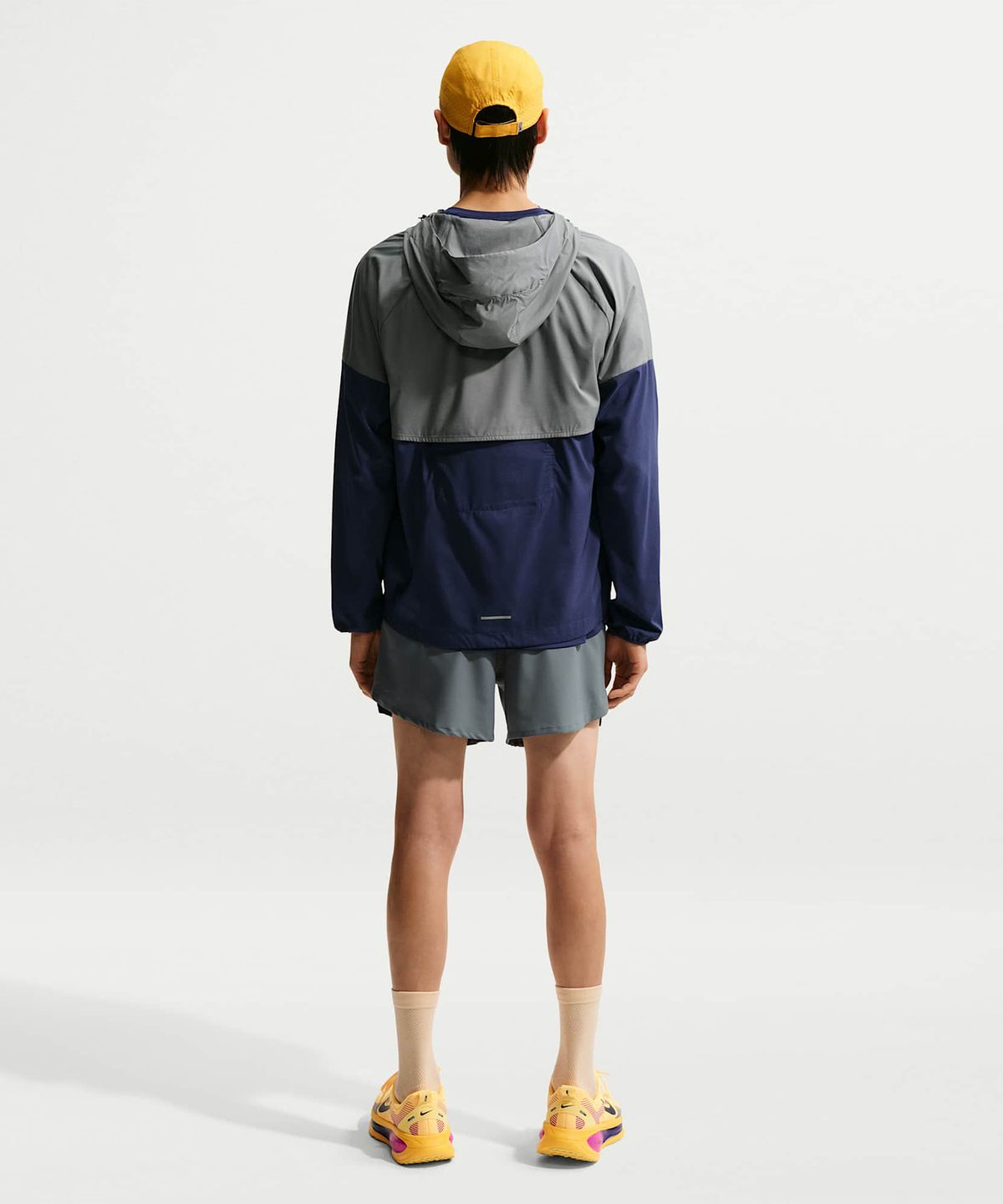 나이키(NIKE) 스트라이드 드라이 핏 5인치 브리프 라인드 러닝 쇼츠 M - 스모크 그레이 / IF2039-084