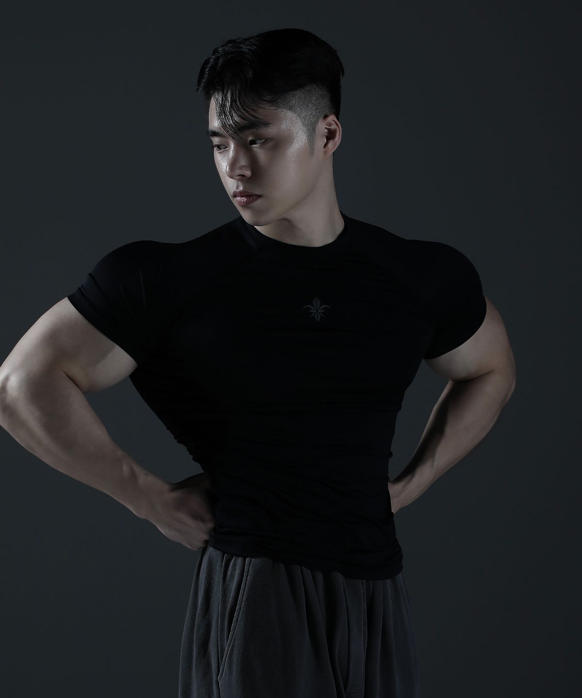 카미드(CARMID) 실버 로고 컴프레션 반팔 [블랙]