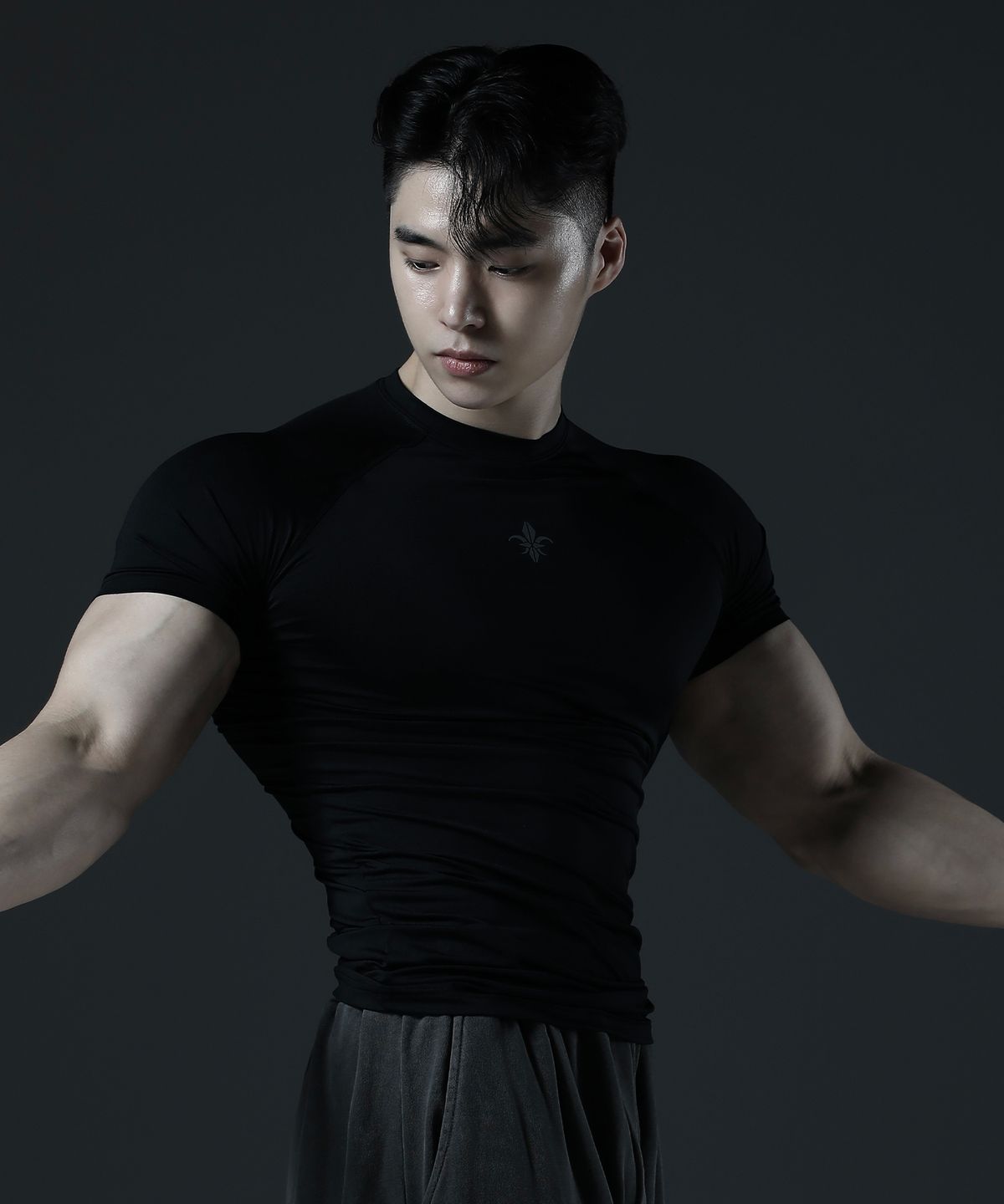 카미드(CARMID) 실버 로고 컴프레션 반팔 [블랙]