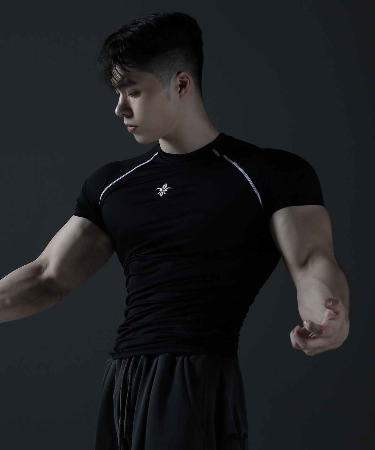 카미드(CARMID) 노블 라인 컴프레션 반팔 [블랙]