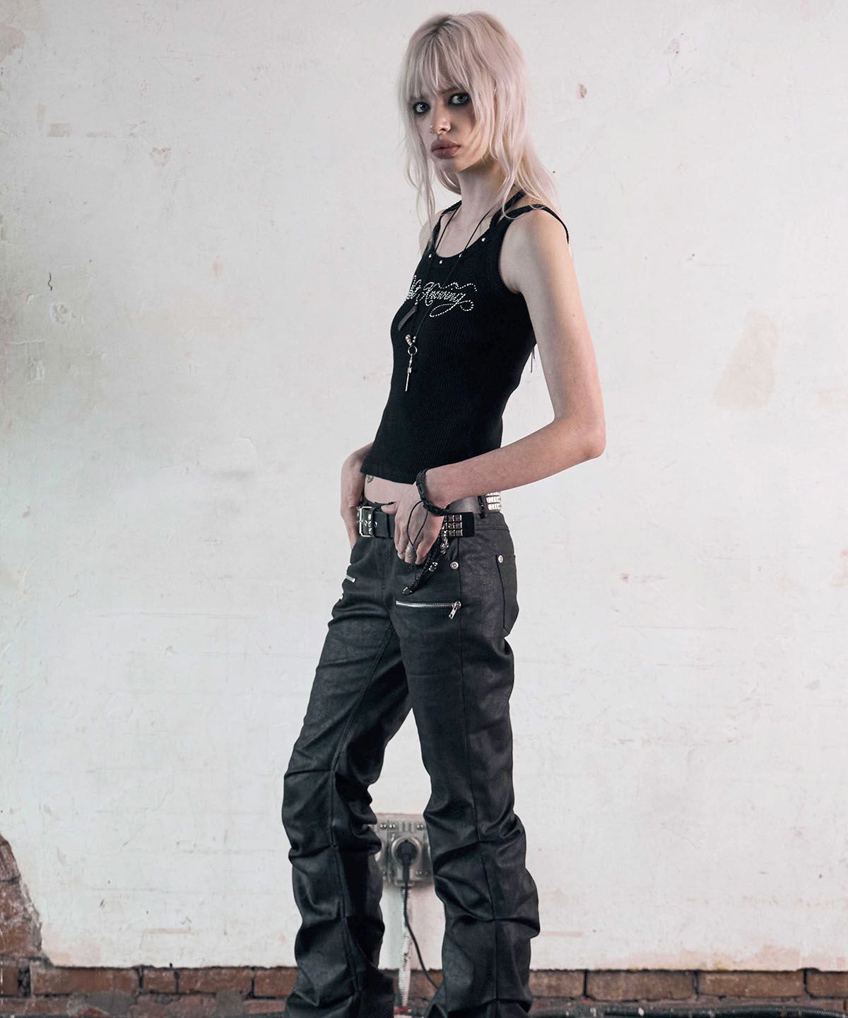 낫노잉(NOTKNOWING) Hotfix Ribbed Tank Top (BLACK)
