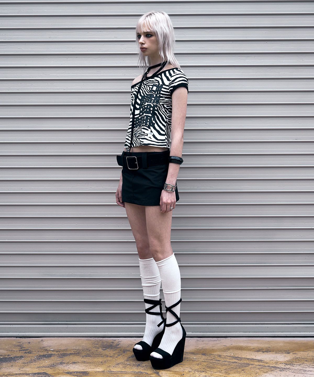 낫노잉(NOTKNOWING) One Shoulder Ringer Top (ZEBRA)