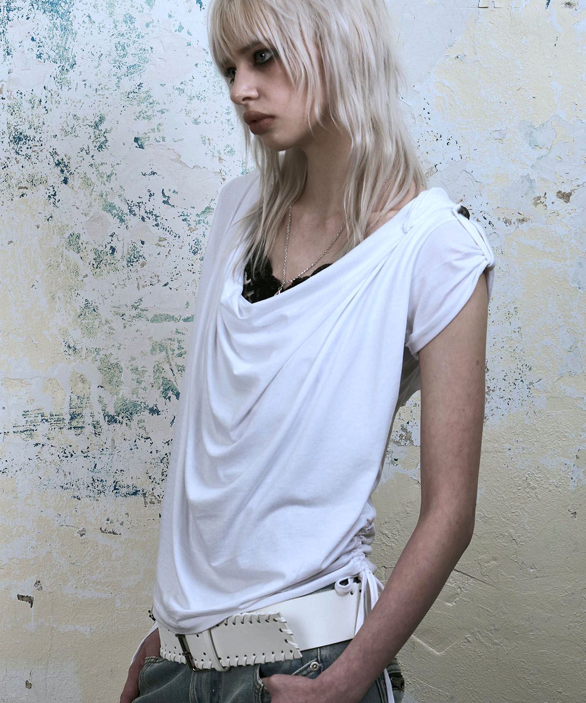 낫노잉(NOTKNOWING) Mili Drape Half Hoodie (WHITE)