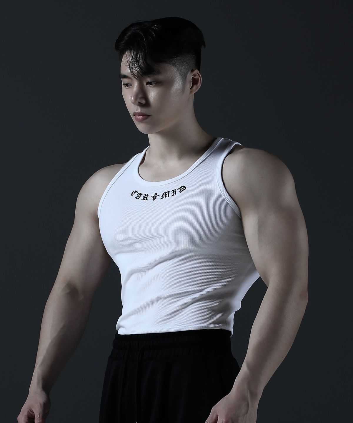 카미드(CARMID) 노블 고딕 문양 슬리브리스 [화이트]