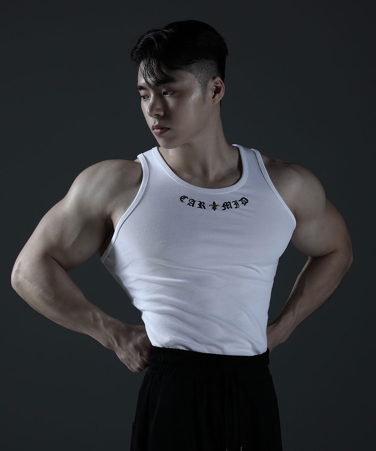 카미드(CARMID) 노블 고딕 문양 슬리브리스 [화이트]