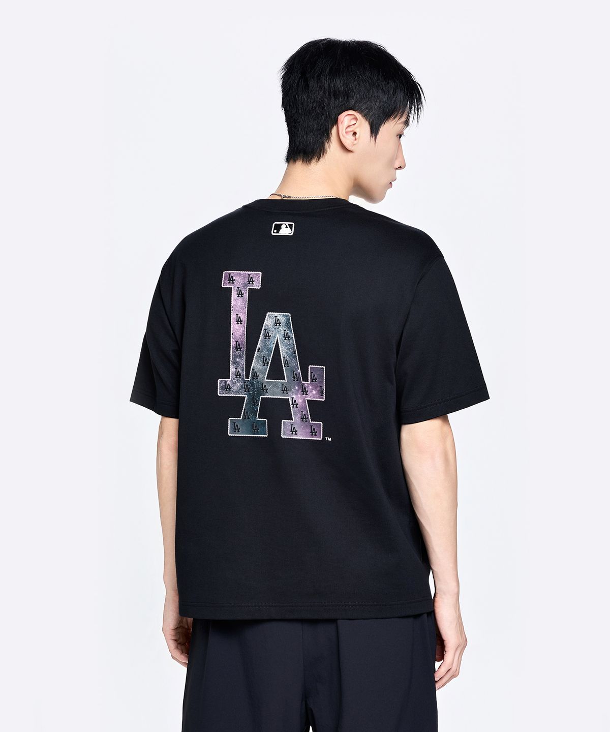 엠엘비(MLB) 모노그램 그라데이션 빅럭스 세미 오버핏 반팔 티셔츠 LA (Black)