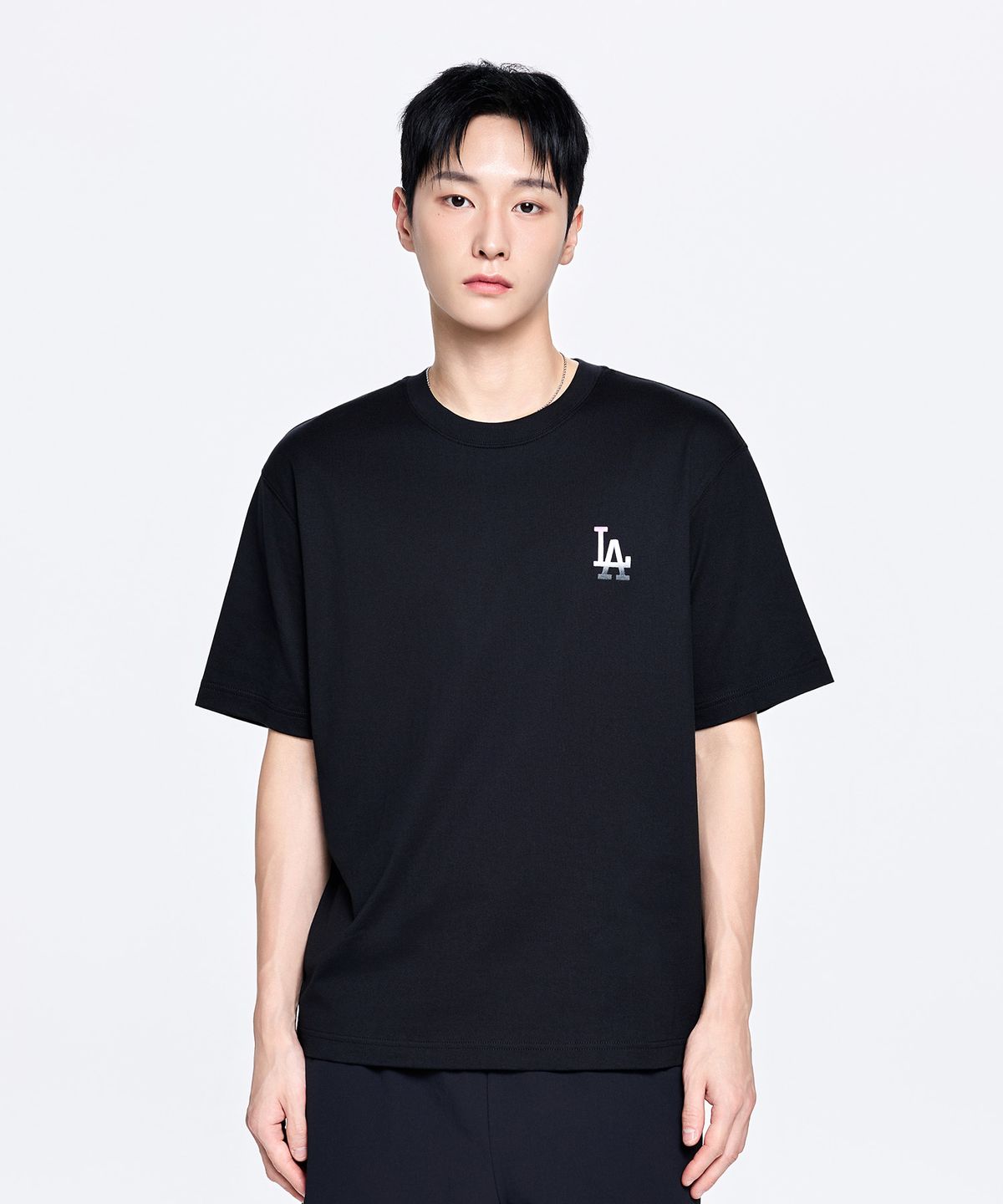 엠엘비(MLB) 모노그램 그라데이션 빅럭스 세미 오버핏 반팔 티셔츠 LA (Black)