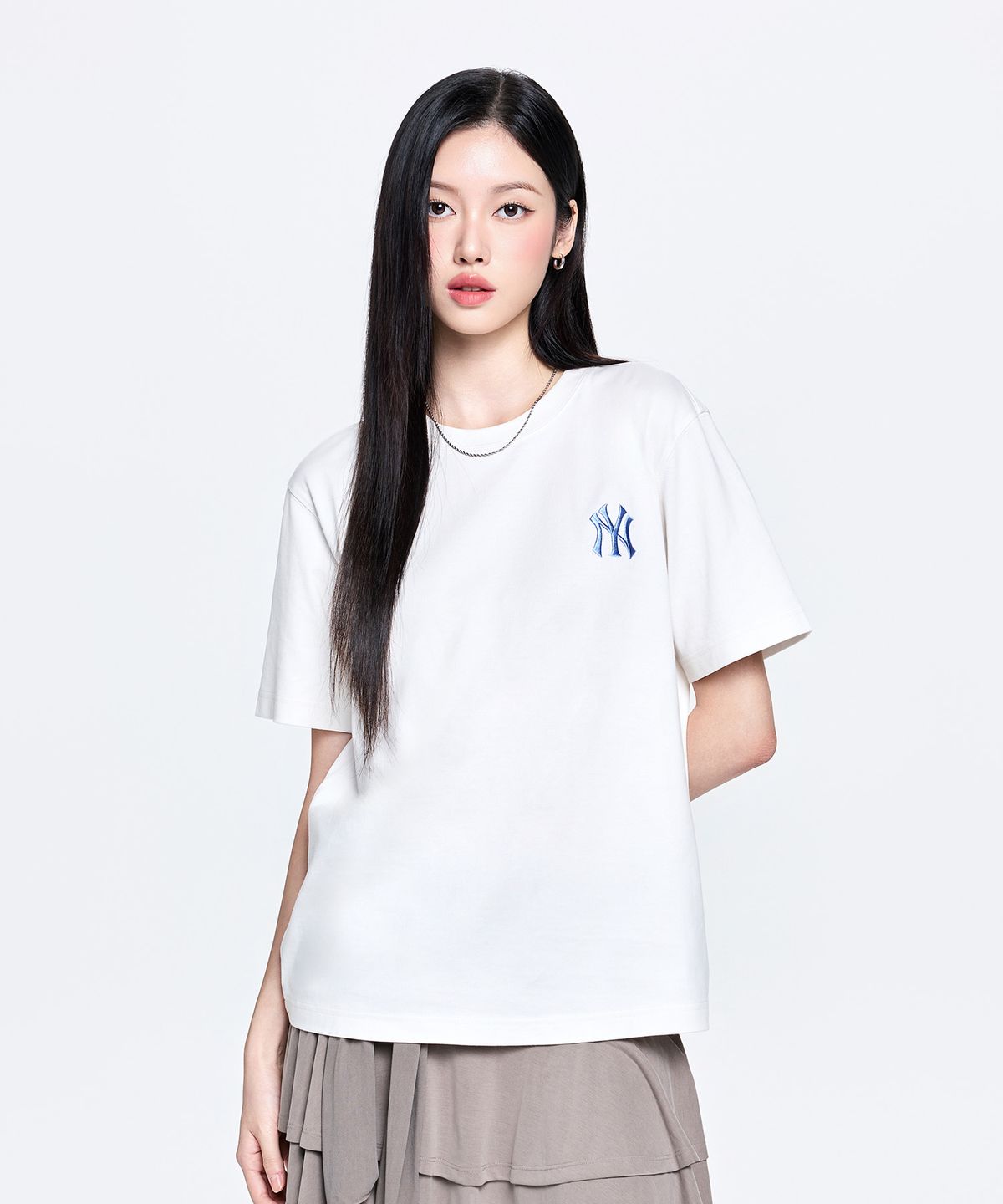 엠엘비(MLB) 모노그램 그라데이션 모노티브 세미 오버핏 반팔 티셔츠 NY (Ivory)