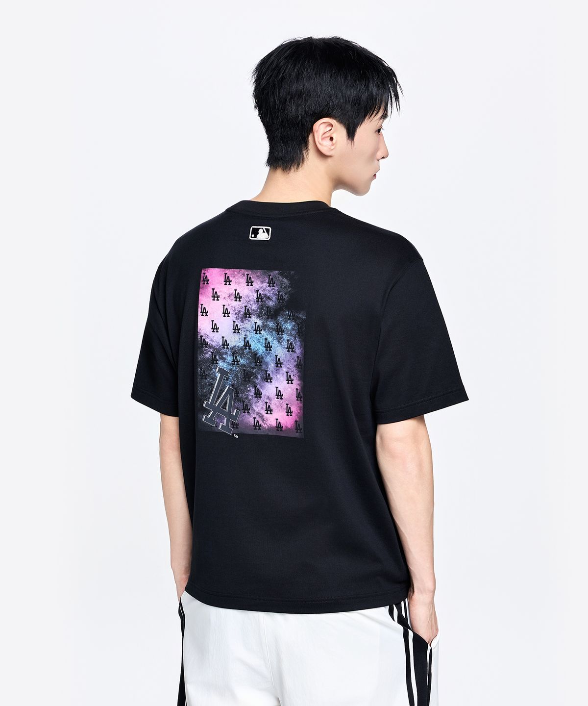 엠엘비(MLB) 모노그램 그라데이션 모노티브 세미 오버핏 반팔 티셔츠 LA (Black)