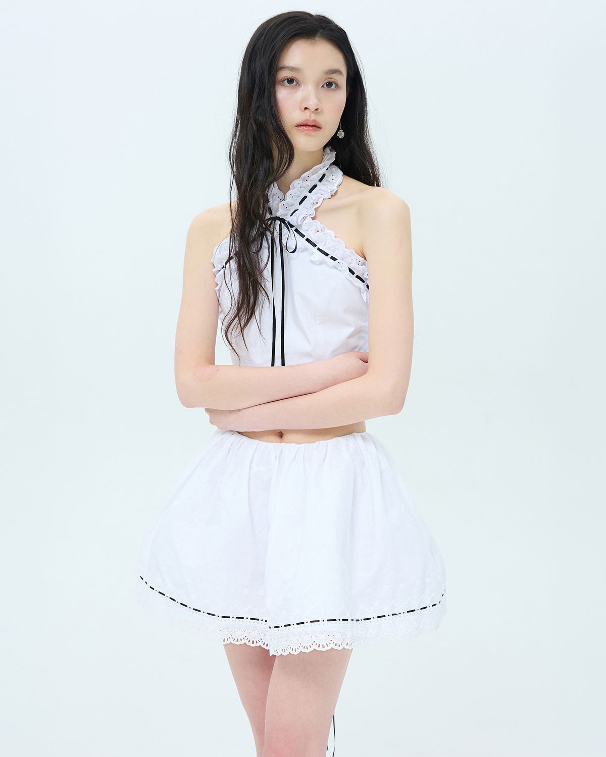 러뷰이(LOVUEE) 리본 인서트 벨 스커트 화이트