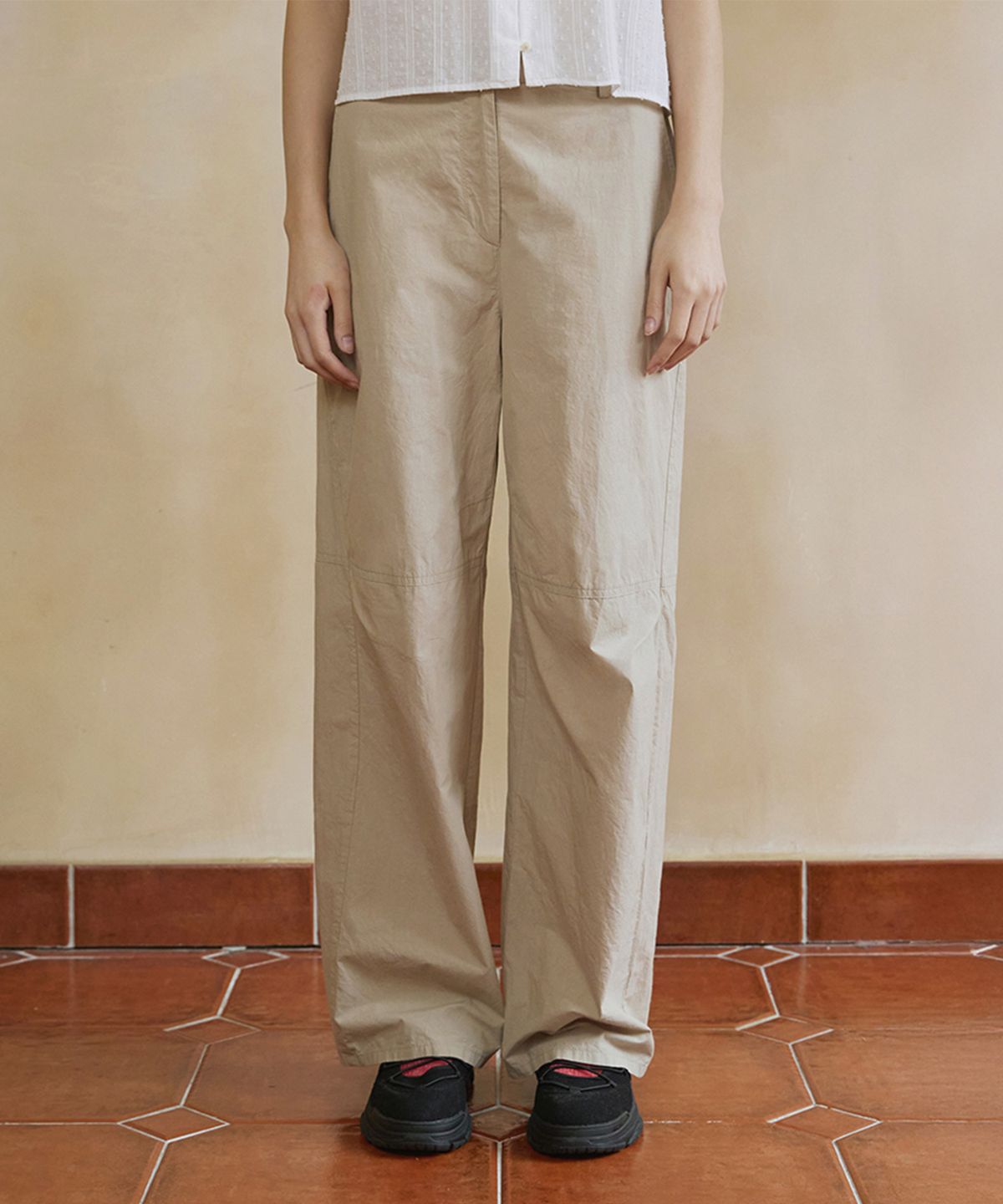 모노크롬(MONOCHROME) aube baggy pants (beige)