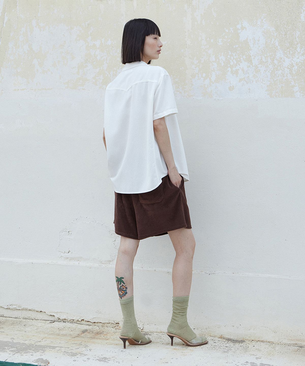 모노크롬(MONOCHROME) sand pocket shirt (ivory)
