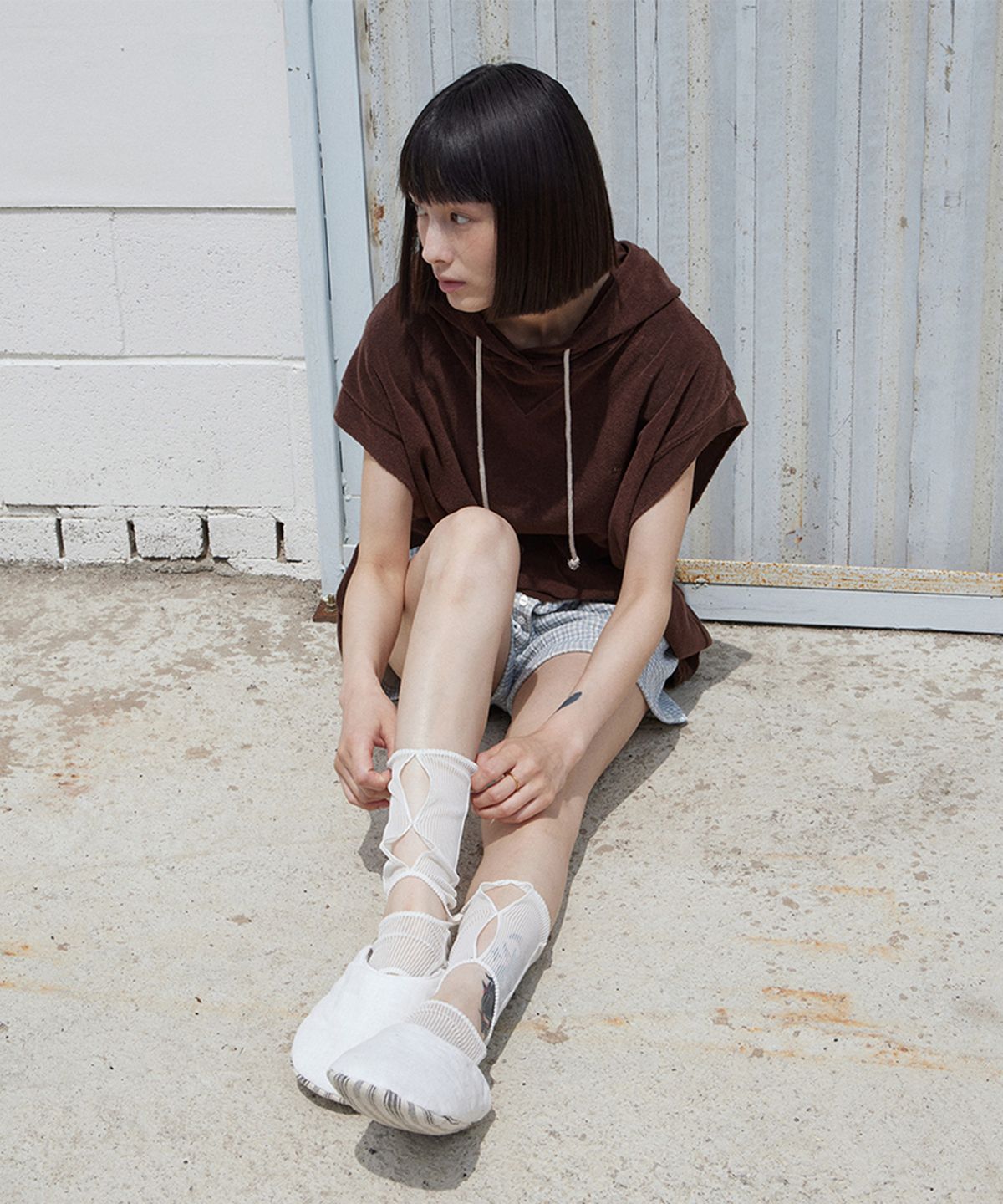 모노크롬(MONOCHROME) terry crop top (brown)