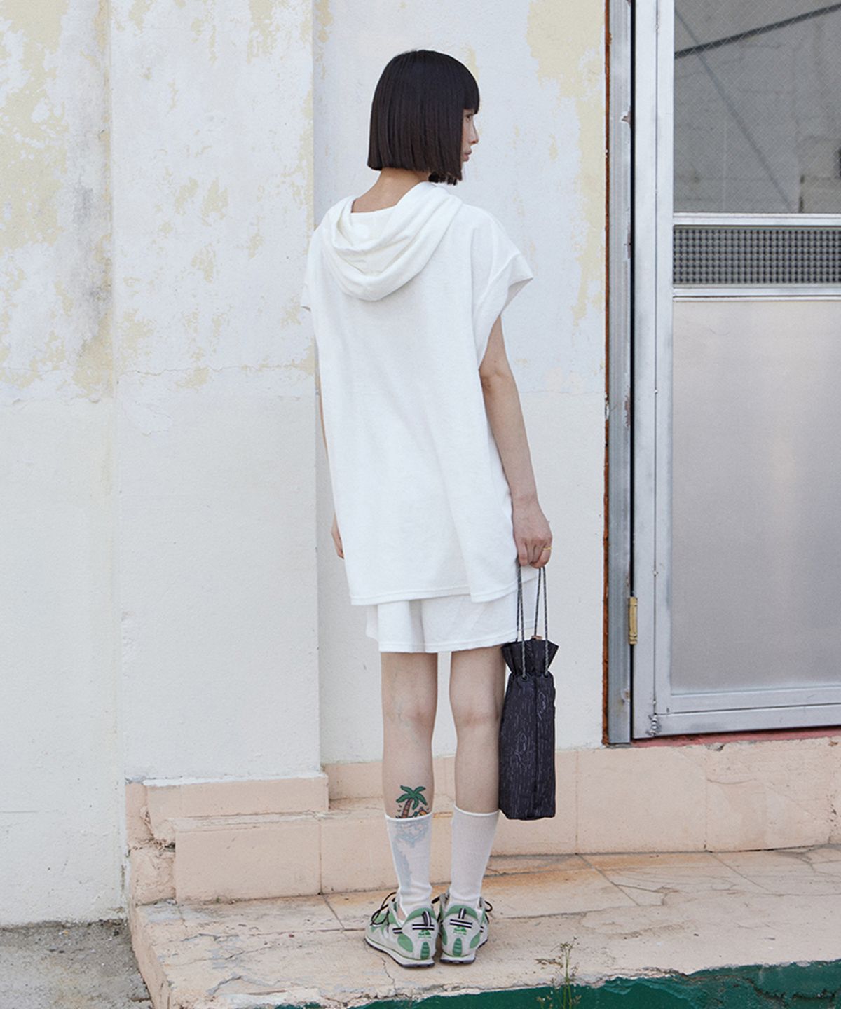 모노크롬(MONOCHROME) terry crop top (white)