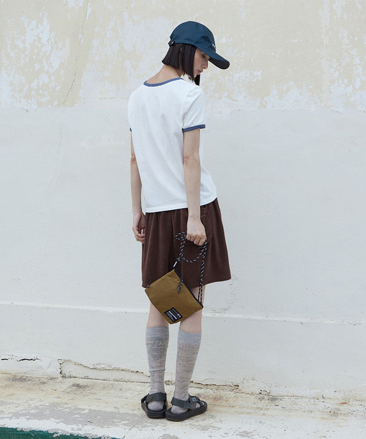 모노크롬(MONOCHROME) terry crop shorts (brown)