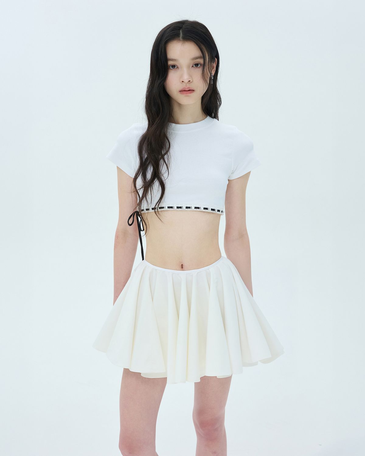 러뷰이(LOVUEE) 클리핑 클럽 티셔츠 화이트