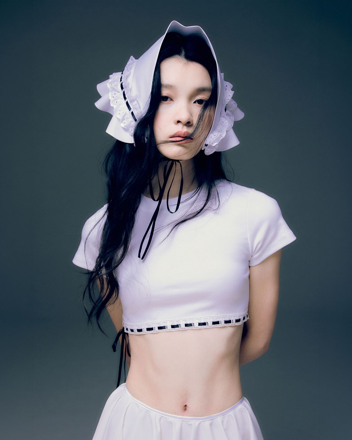 러뷰이(LOVUEE) 클리핑 클럽 티셔츠 화이트