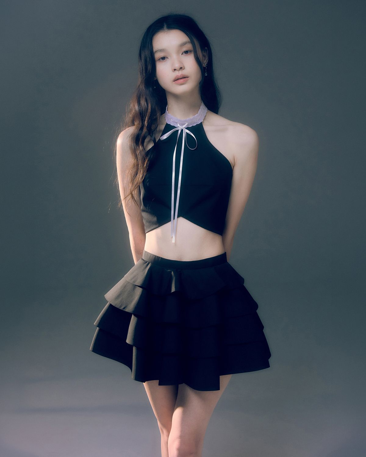 러뷰이(LOVUEE) 리본 인서트 홀터탑 블랙