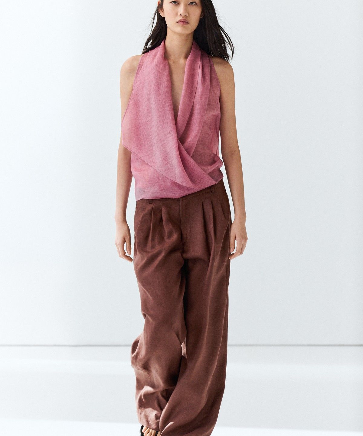 마시모두띠(MASSIMO DUTTI) 드레이프 디테일 크로스오버 탑