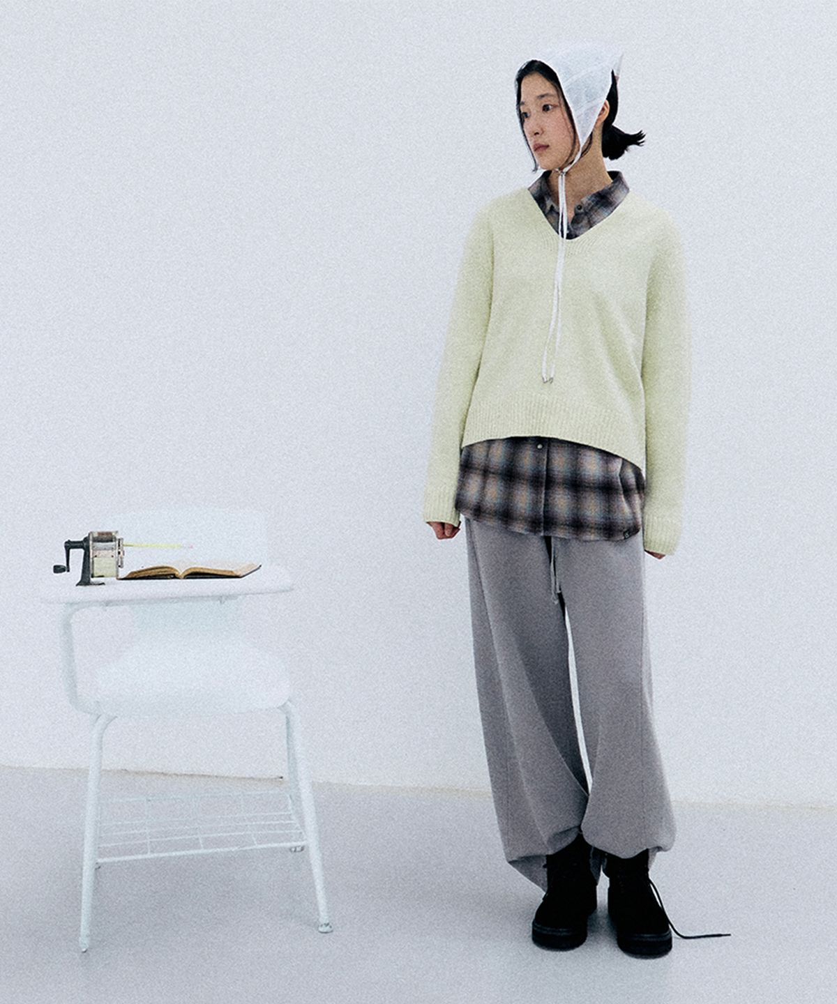 모노크롬(MONOCHROME) [online exclusive]kati v-neck pullover (butter)