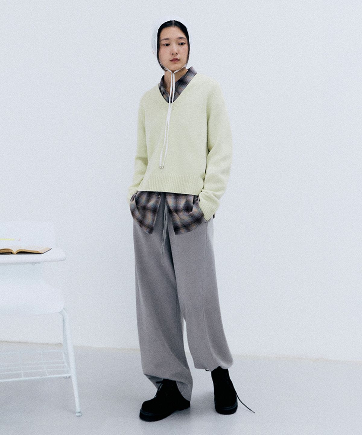모노크롬(MONOCHROME) [online exclusive]kati v-neck pullover (butter)