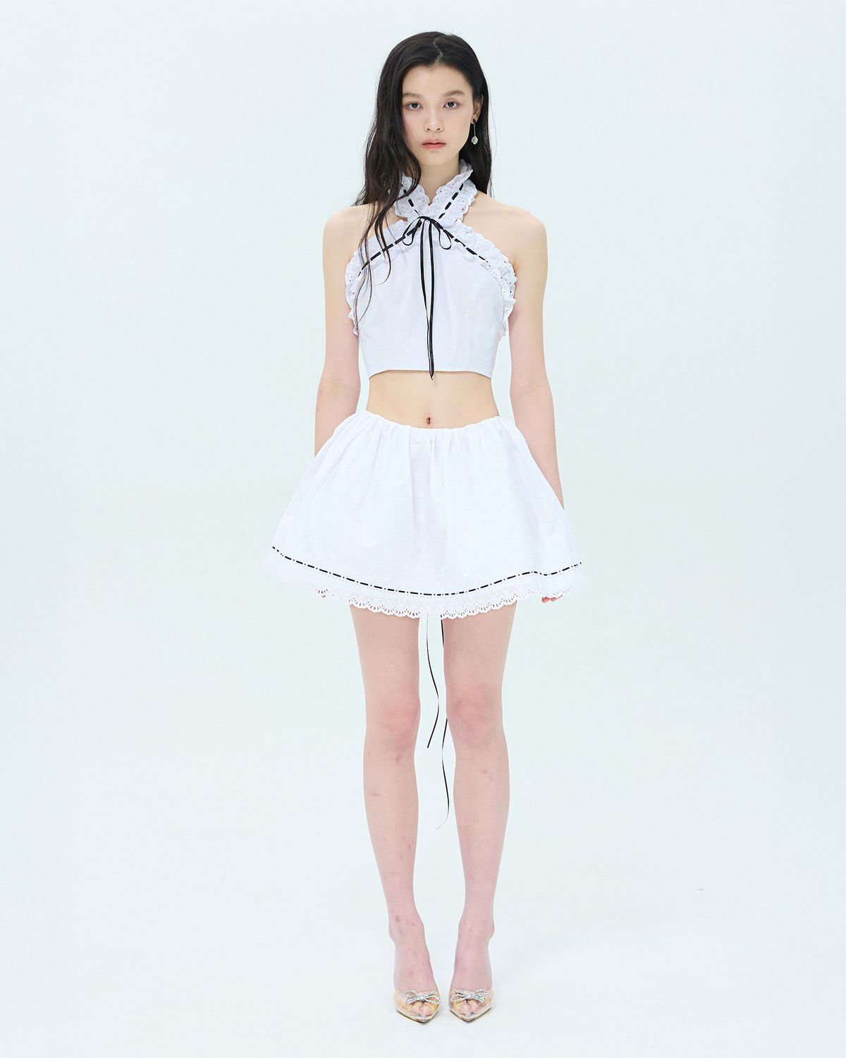 러뷰이(LOVUEE) 앙글레즈 홀터탑 화이트