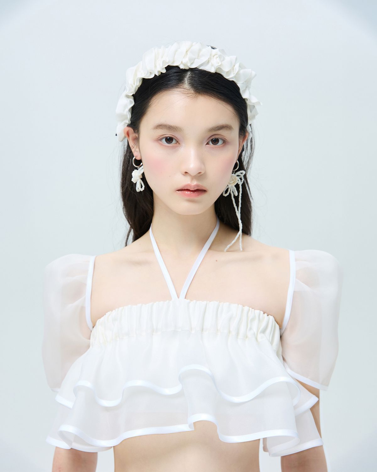 러뷰이(LOVUEE) 오간자 리플 탑 화이트